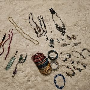 Accessories lot 80+ pieces. Necklaces,earrings, bracelets, hair clips, charms